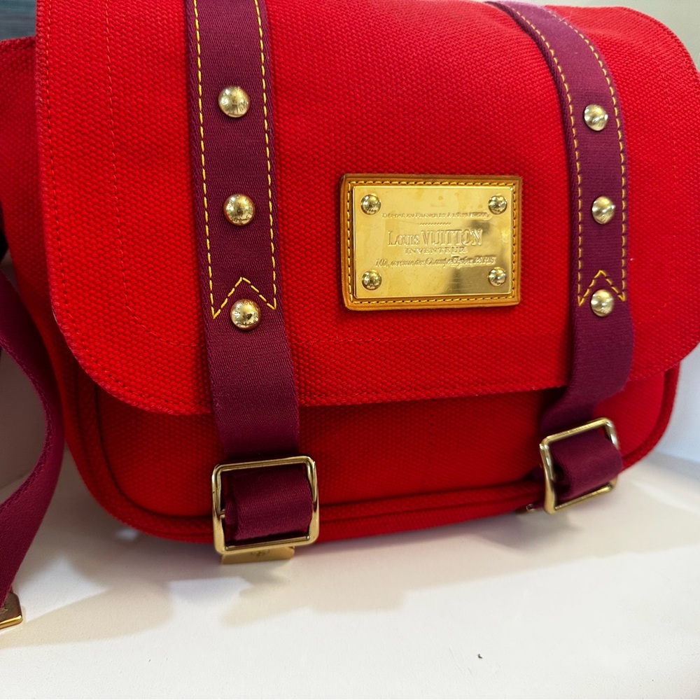 Louis Vuitton Canvas Antigua Besace Messenger Bag